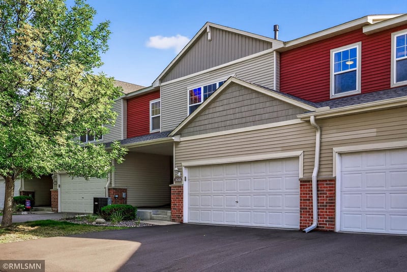 1656 White Pine Way #B, Carver, MN 55315