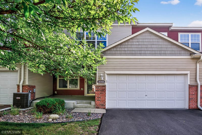 1656 White Pine Way #B, Carver, MN 55315