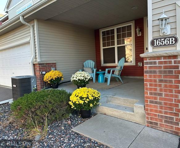 1656 White Pine Way #B, Carver, MN 55315