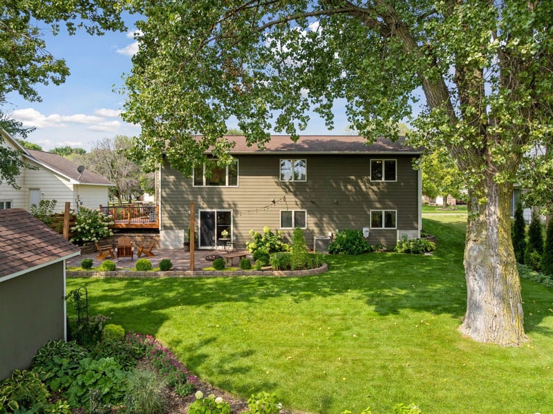8009 Garfield St NE, Spring Lake Park, MN 55432