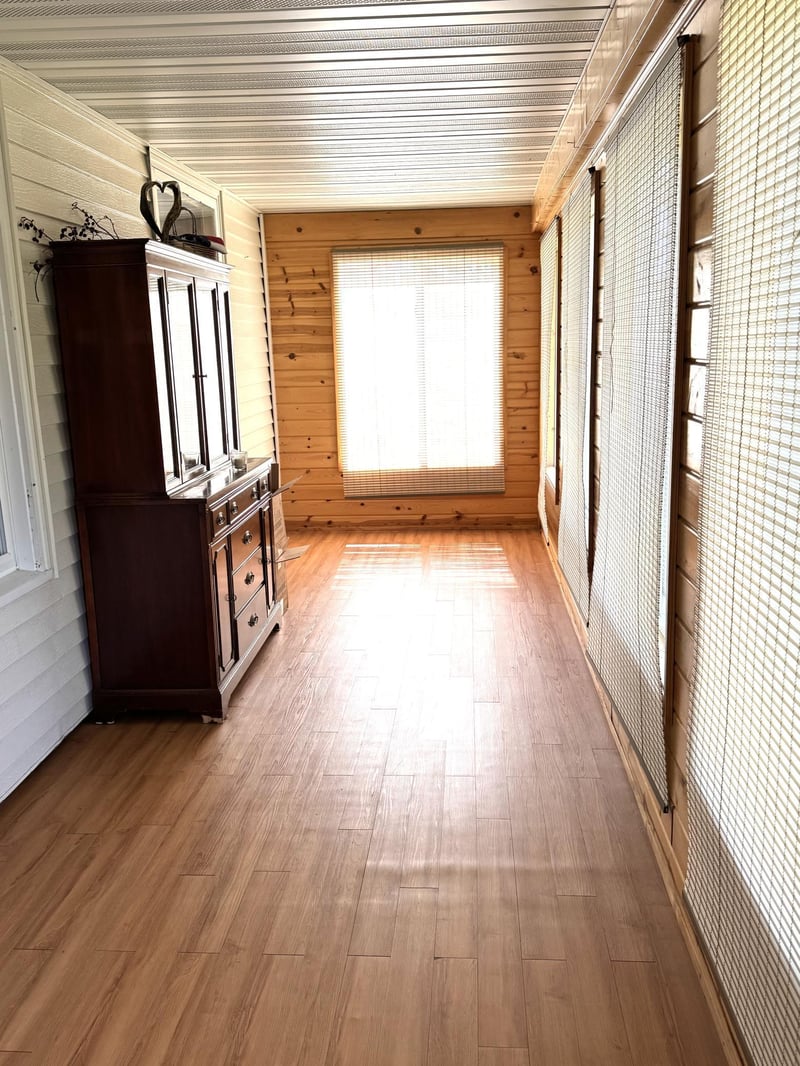 225 Riverside Ave NE, Mcintosh, MN 56556