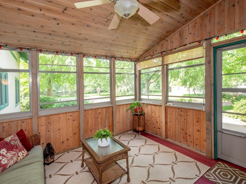 1407 Midway Pw, Saint Paul, MN 55108