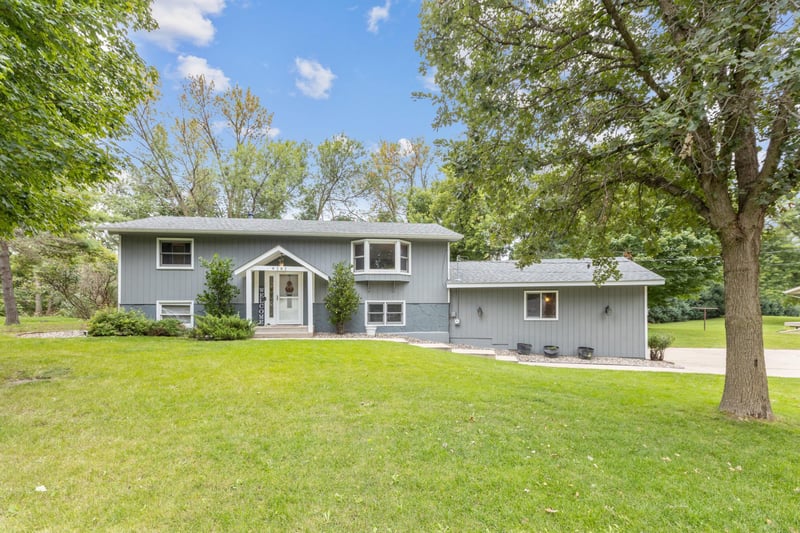 4161 Maplewood Rd, Saint Bonifacius, MN 55375