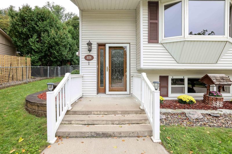 1838 Spruce Dr, Red Wing, MN 55066