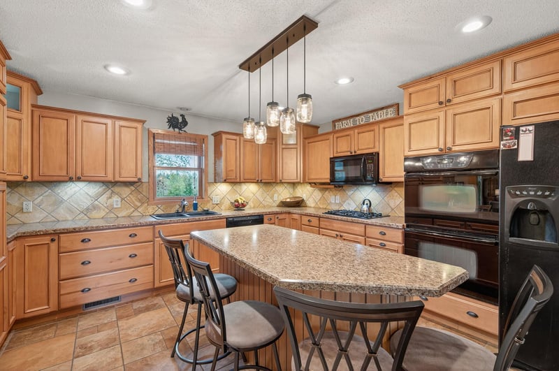 9038 Garfield Ave, Lonsdale, MN 55046