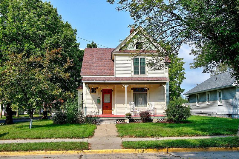 528 Buchanan St, Red Wing, MN 55066