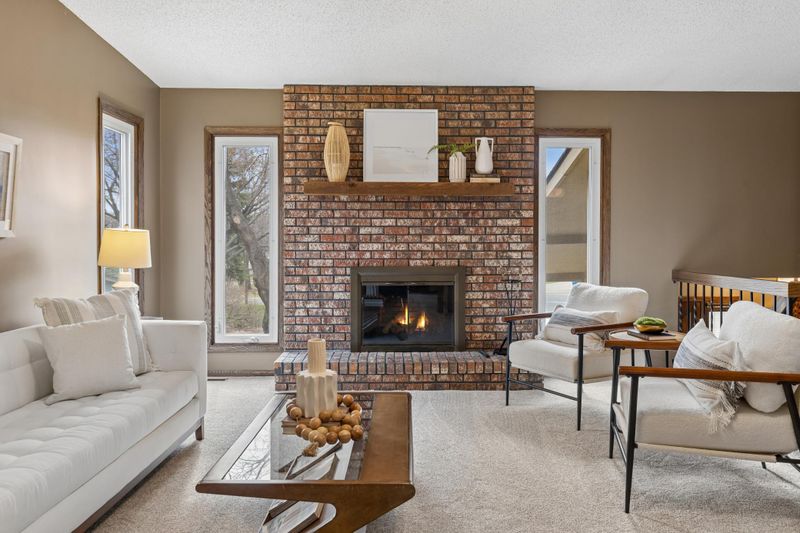 11114 Stanley Cir, Bloomington, MN 55437