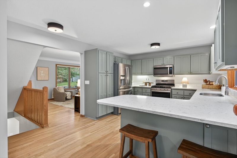 839 Arbogast St, Shoreview, MN 55126