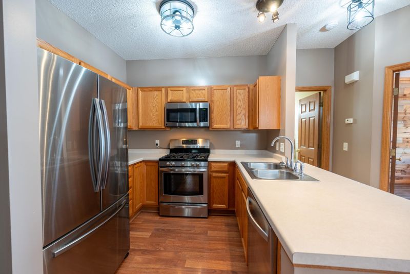 6814 Meadow Grass Ln S, Cottage Grove, MN 55016