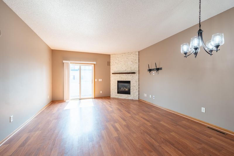 6814 Meadow Grass Ln S, Cottage Grove, MN 55016