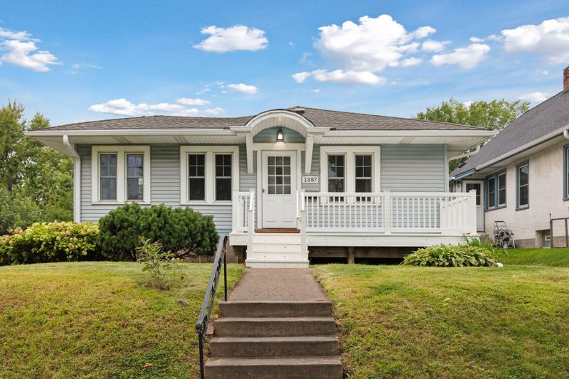 1387 Asbury St, Saint Paul, MN 55108