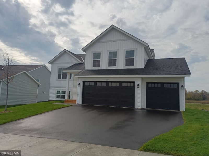 1107 Otto Dr N, Delano, MN 55328