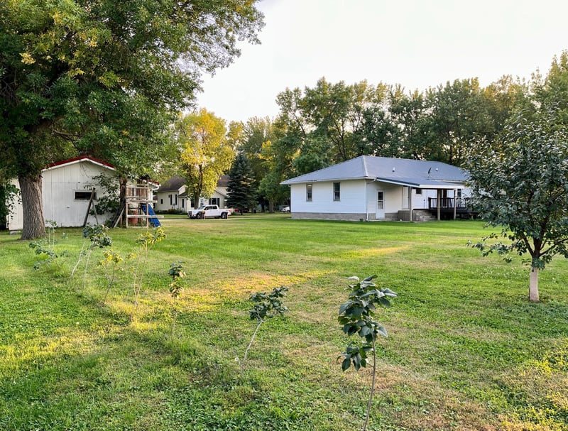 301 Superior St, Milroy, MN 56263