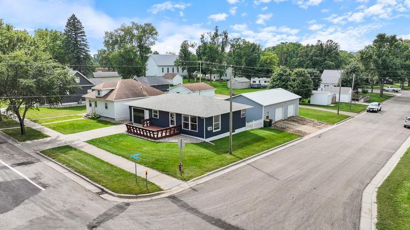 210 N Division St, Hendricks, MN 56136