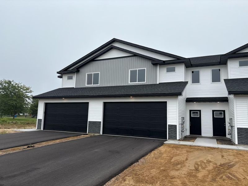 2119 Cleveland Way S, Cambridge, MN 55008