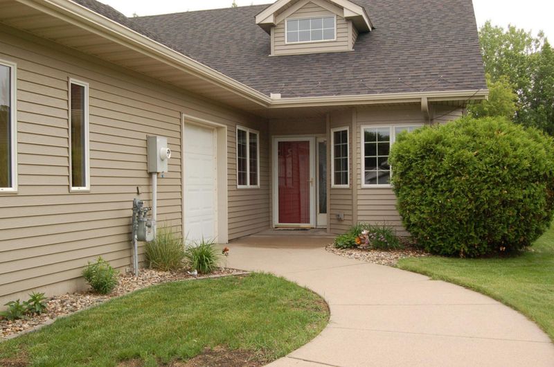224 Goldfinch Ln, Clearwater, MN 55320