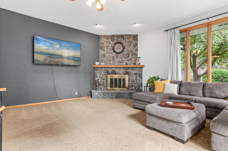 2802 Marion St, Roseville, MN 55113