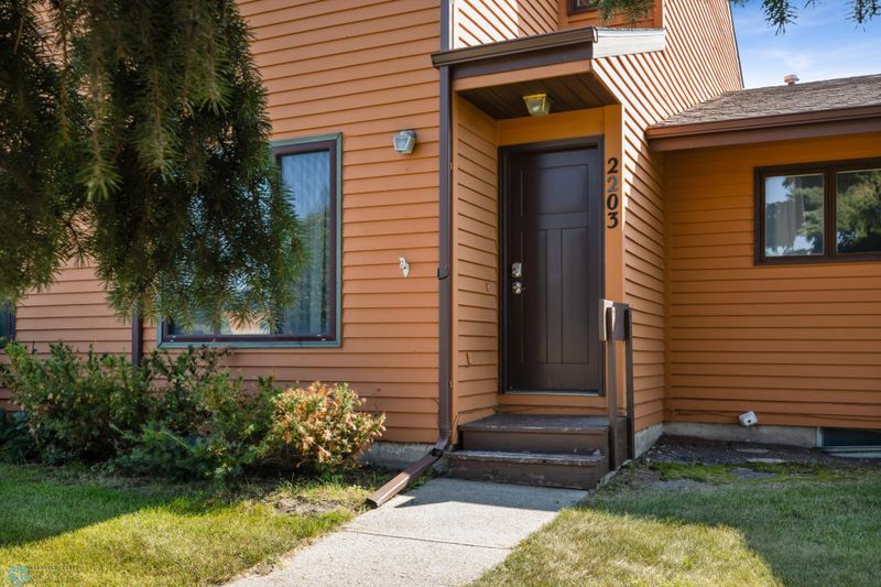 2203 4th Ave S, Moorhead, MN 56560