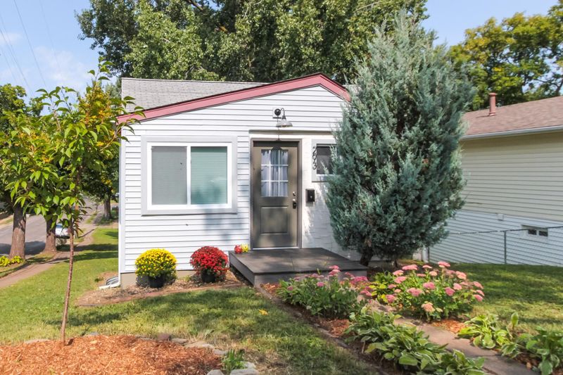 293 Curtice St E, Saint Paul, MN 55107