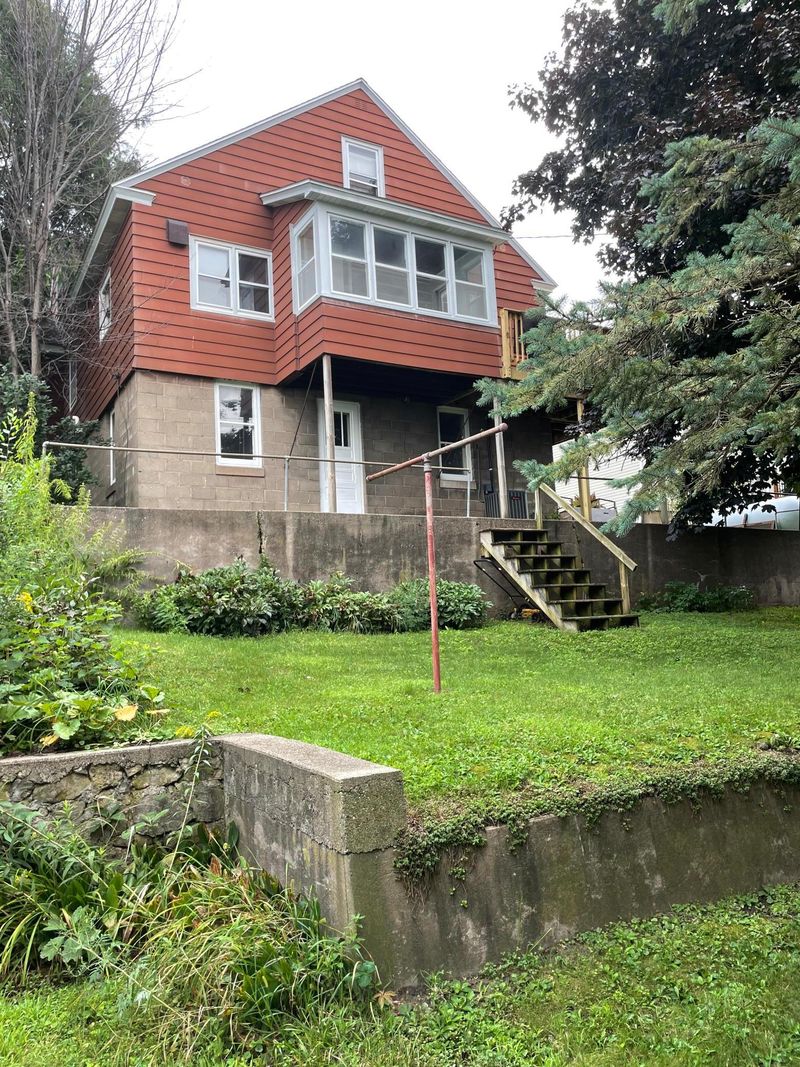 1004 S 2nd St, Alma, WI 54610