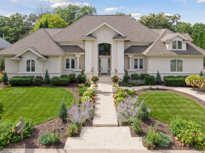 6314 Mcintyre Point, Edina, MN 55439