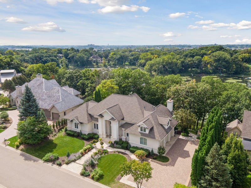 6314 Mcintyre Point, Edina, MN 55439