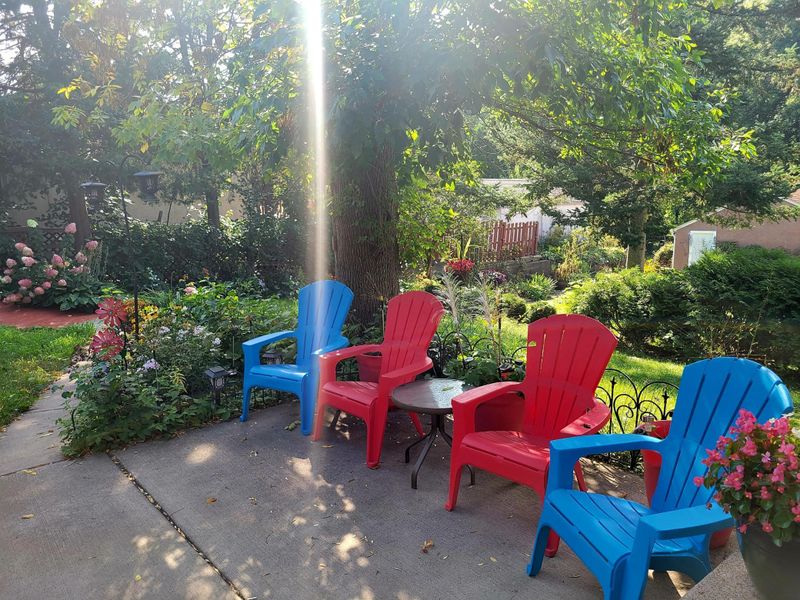 201 Dora Ct W, Saint Paul, MN 55106