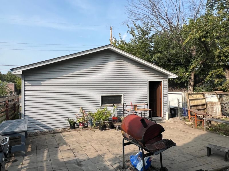 419 Rose Ave E, Saint Paul, MN 55130