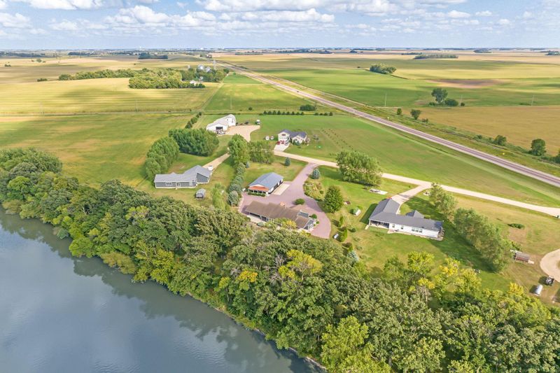 15 Schafer Shore Dr, Sherburn, MN 56171