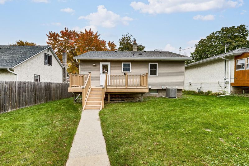 1651 Manton St, Saint Paul, MN 55106