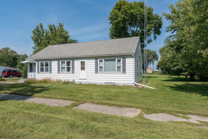 324 North St W, Amboy, MN 56010
