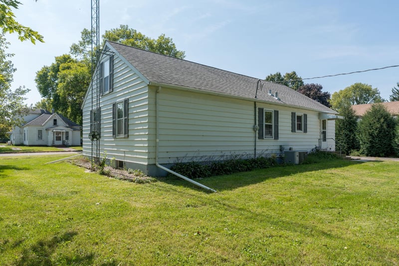 324 North St W, Amboy, MN 56010