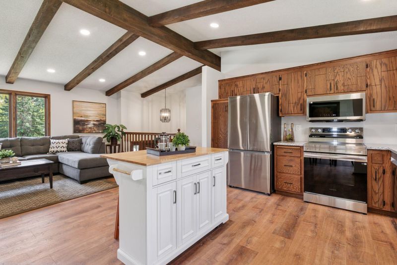 16910 W Side Dr, Prior Lake, MN 55372