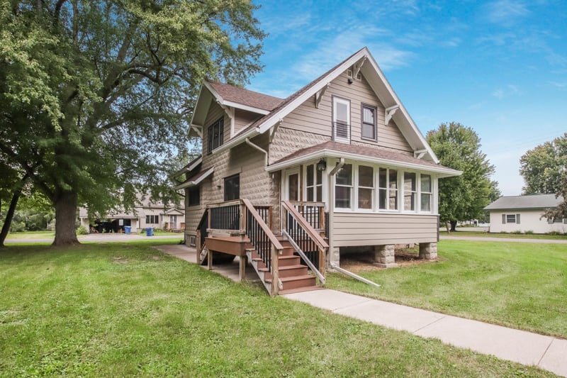 220 Sprague Ave N, Prairie Farm, WI 54762