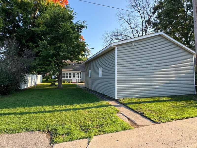 1733 W 6th St, Red Wing, MN 55066