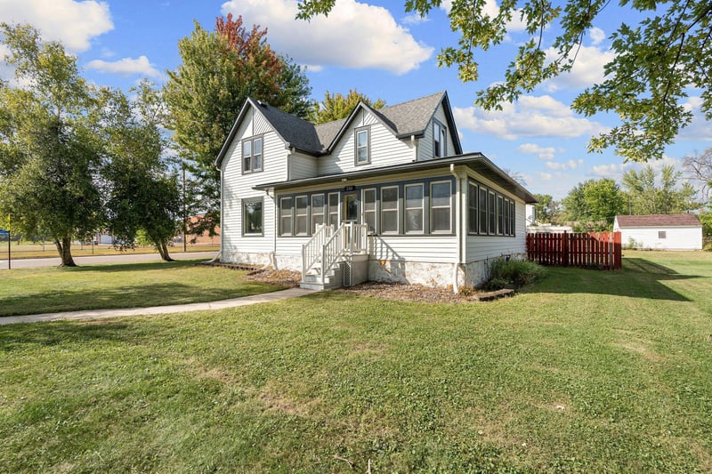 200 Locust St, Lyle, MN 55953