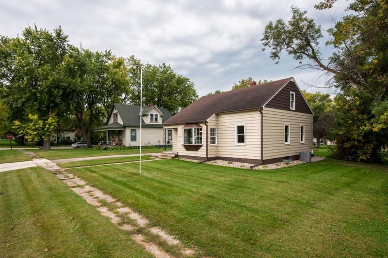 113 Iowa Ave, Hoffman, MN 56339