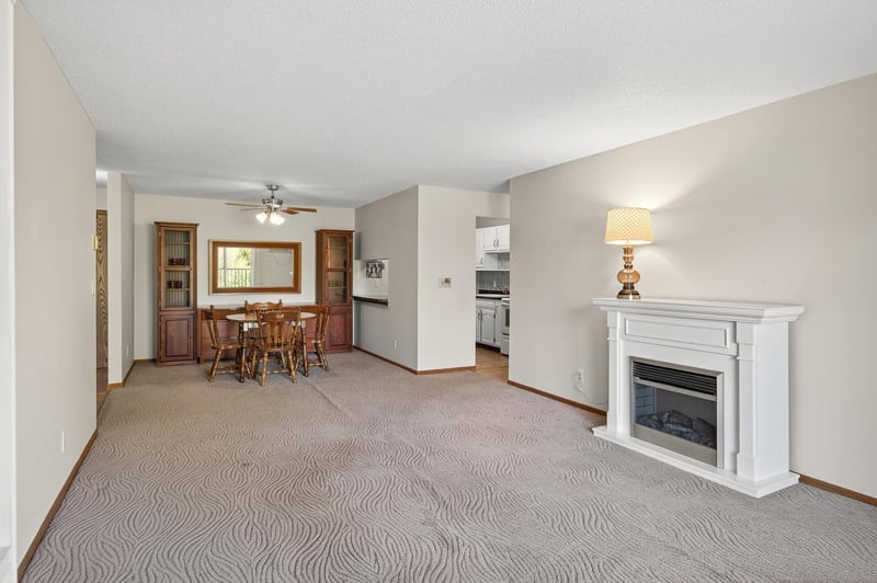 35 Nathan Ln N #223, Plymouth, MN 55441