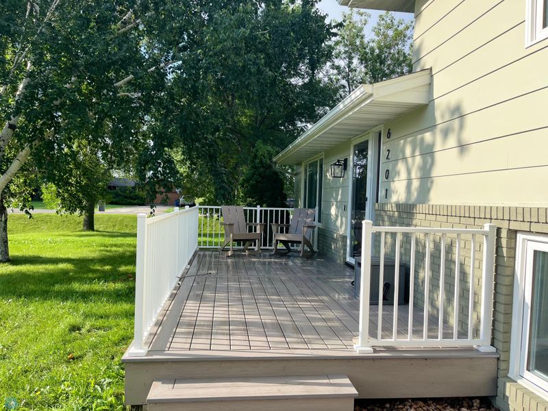 6201 9th St N, Moorhead, MN 56560