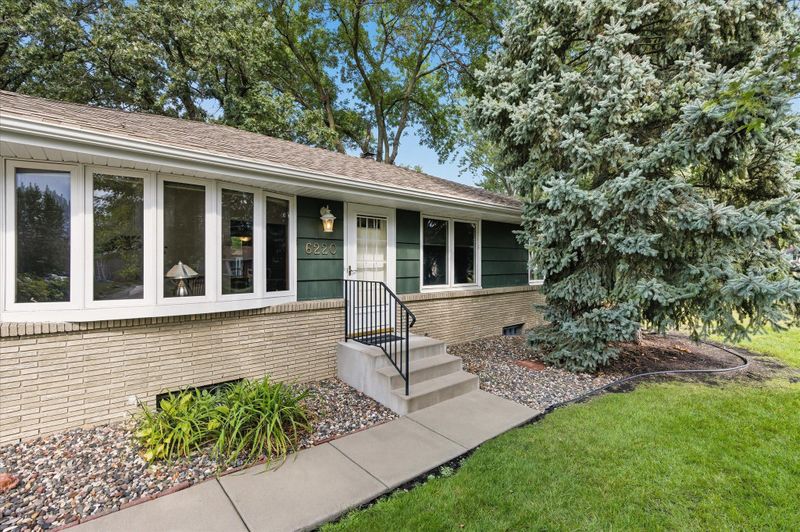 6220 Carol Dr NE, Fridley, MN 55432