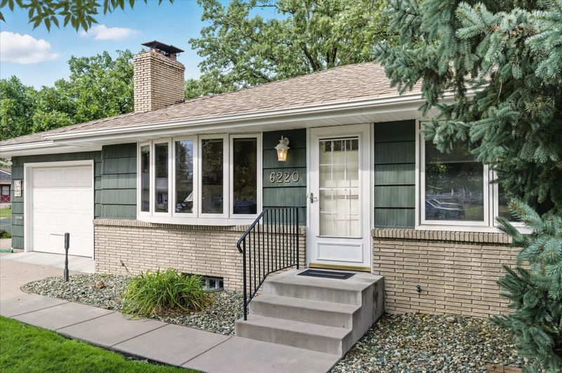 6220 Carol Dr NE, Fridley, MN 55432