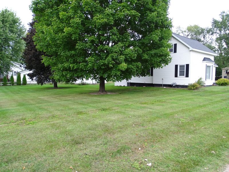 616 E Prospect St, Durand, WI 54736