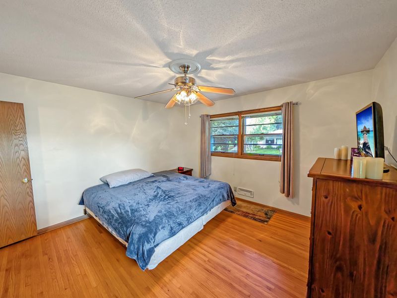 6129 Ryan Ave, Edina, MN 55424