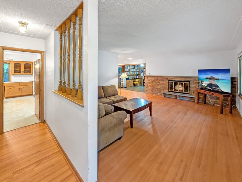6129 Ryan Ave, Edina, MN 55424