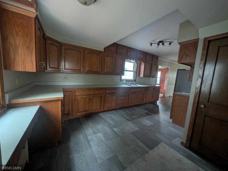455 2nd St, Gaylord, MN 55334
