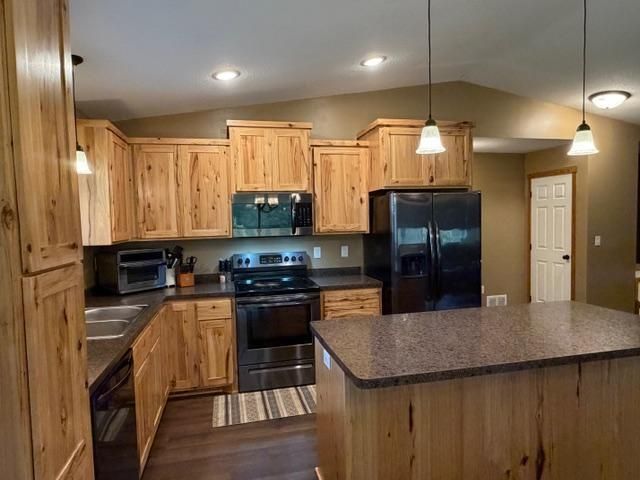 8379 Deer Valley Rd, Pine City, MN 55063