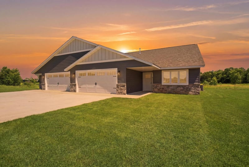 381 Old Glory Dr NE, Alexandria, MN 56308