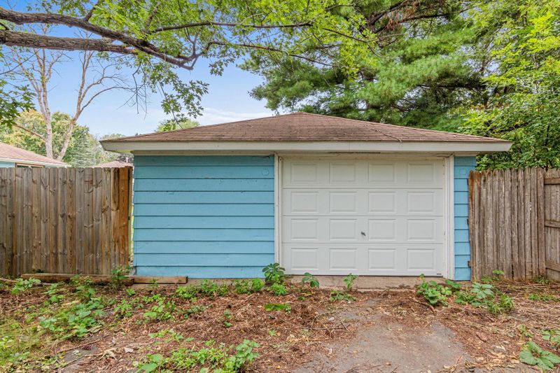 6700 Perry Ave N, Brooklyn Center, MN 55429