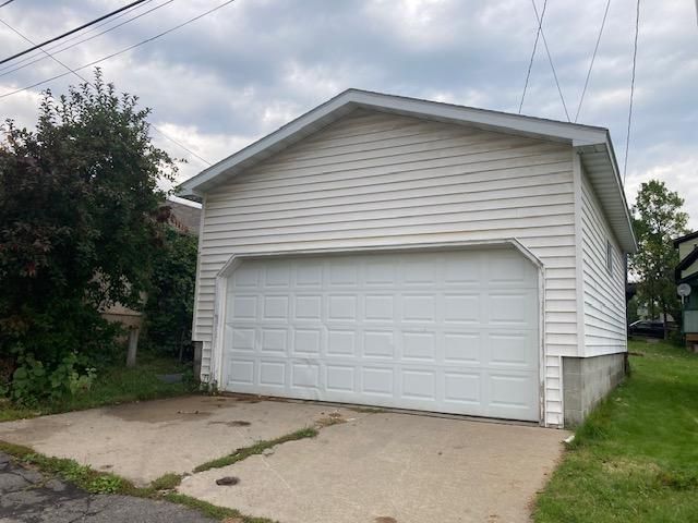 726 13th St N, Virginia, MN 55792