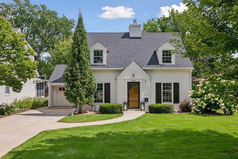 5525 Oaklawn Ave, Edina, MN 55424